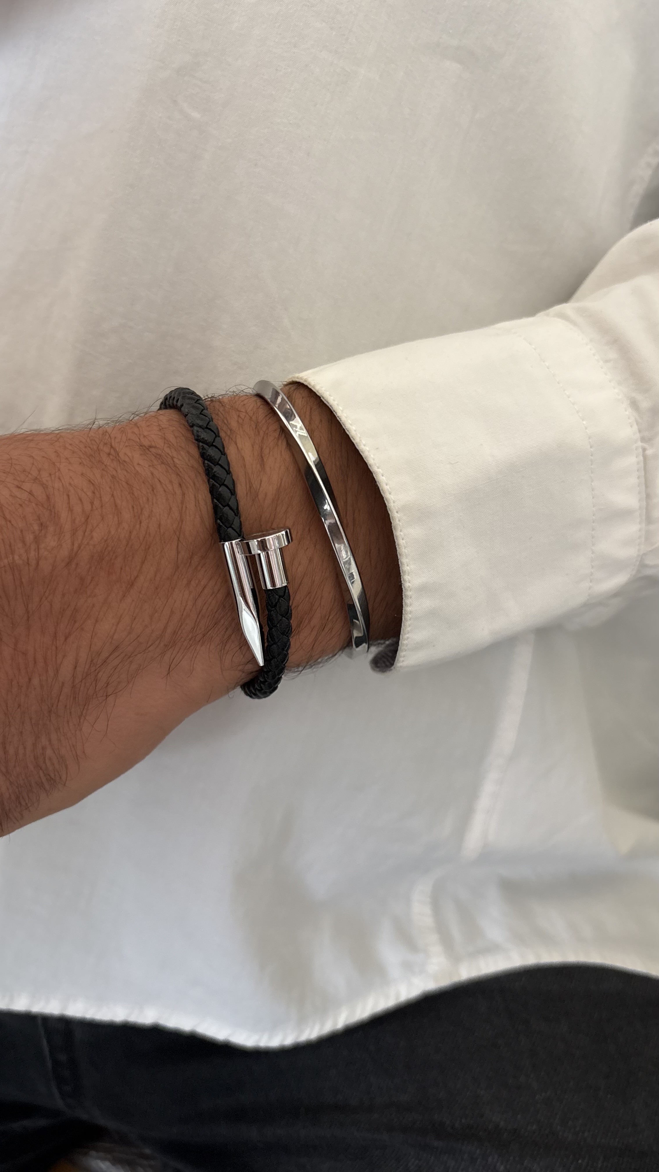 دستبند چرمی کارتیه میخی